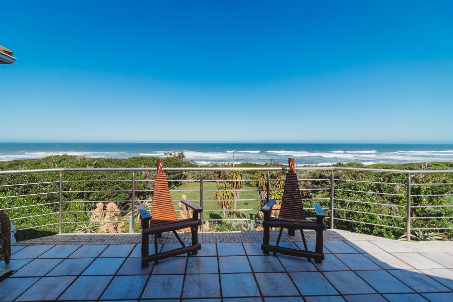 7 Bedroom Property for Sale in Outeniqua Strand Western Cape